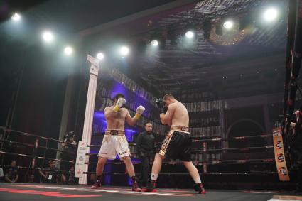 Боксерский турнир \"IBA.PRO 12\" в Самарском театре оперы и балета