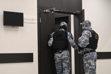 Судебные приставы