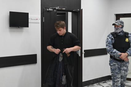 Бывший учитель физики Сергей Перминов в суде