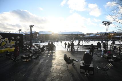 Первый каток в Петербурге начал работать в Новой Голландии