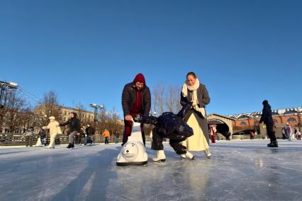 Первый каток в Петербурге начал работать в Новой Голландии