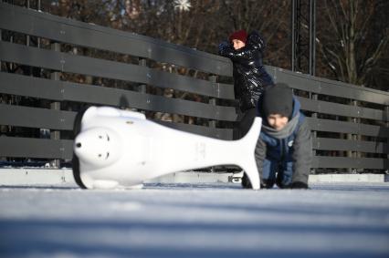 Первый каток в Петербурге начал работать в Новой Голландии