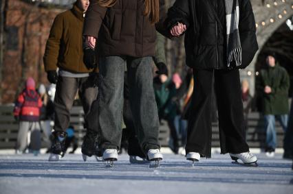 Первый каток в Петербурге начал работать в Новой Голландии