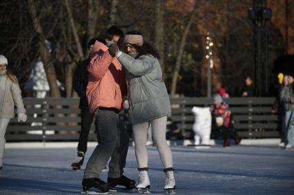 Первый каток в Петербурге начал работать в Новой Голландии