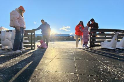 Первый каток в Петербурге начал работать в Новой Голландии