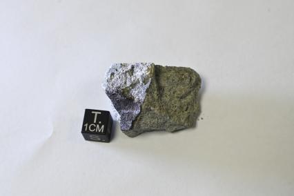 Фрагмент метеорита, упавшего 27 октября в Новгородской области, привезли в Екатеринбург