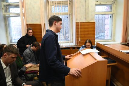 Допрос свидетелей по делу редактора Ura.ru Дениса Аллаярова