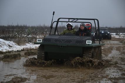 Пресс-тур в рамках выставки вездеходов в парке \"Патриот\"