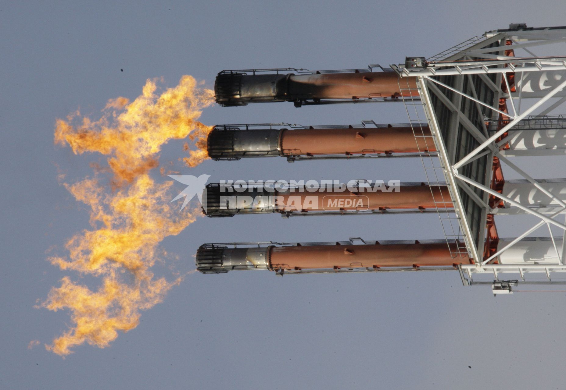 Южно-Сахалинск. Завод по производству сжиженного природного газа.