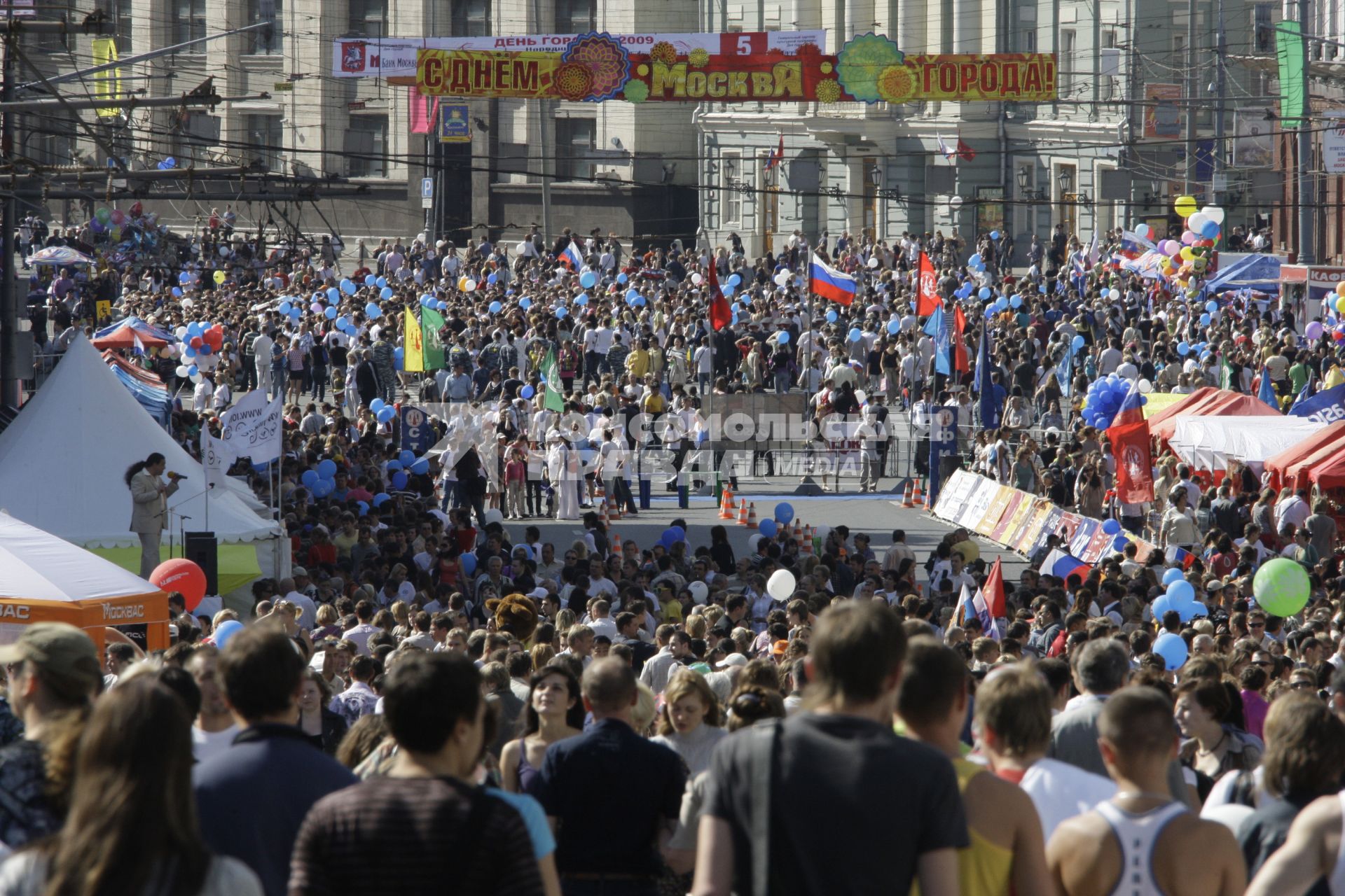 Празднование Дня города. Представление на Тверской площади.