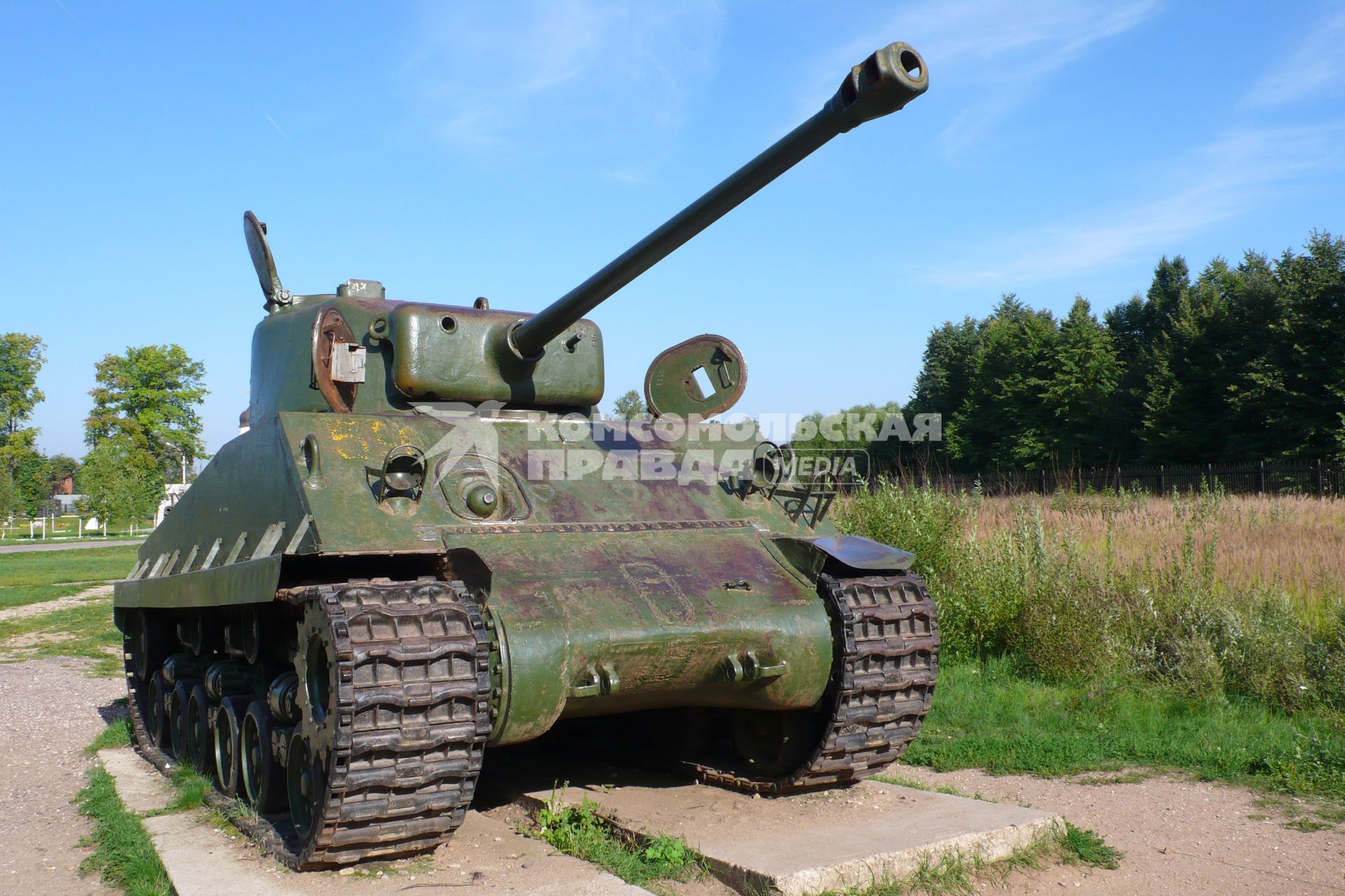 Шерман M4 Sherman  &#8212; основной американский средний танк периода Второй мировой войны. Широко использовался в американской армии на всех театрах боевых действий, а также в больших количествах поставлялся союзникам (в первую очередь Великобритании и СССР) по программе ленд-лиза