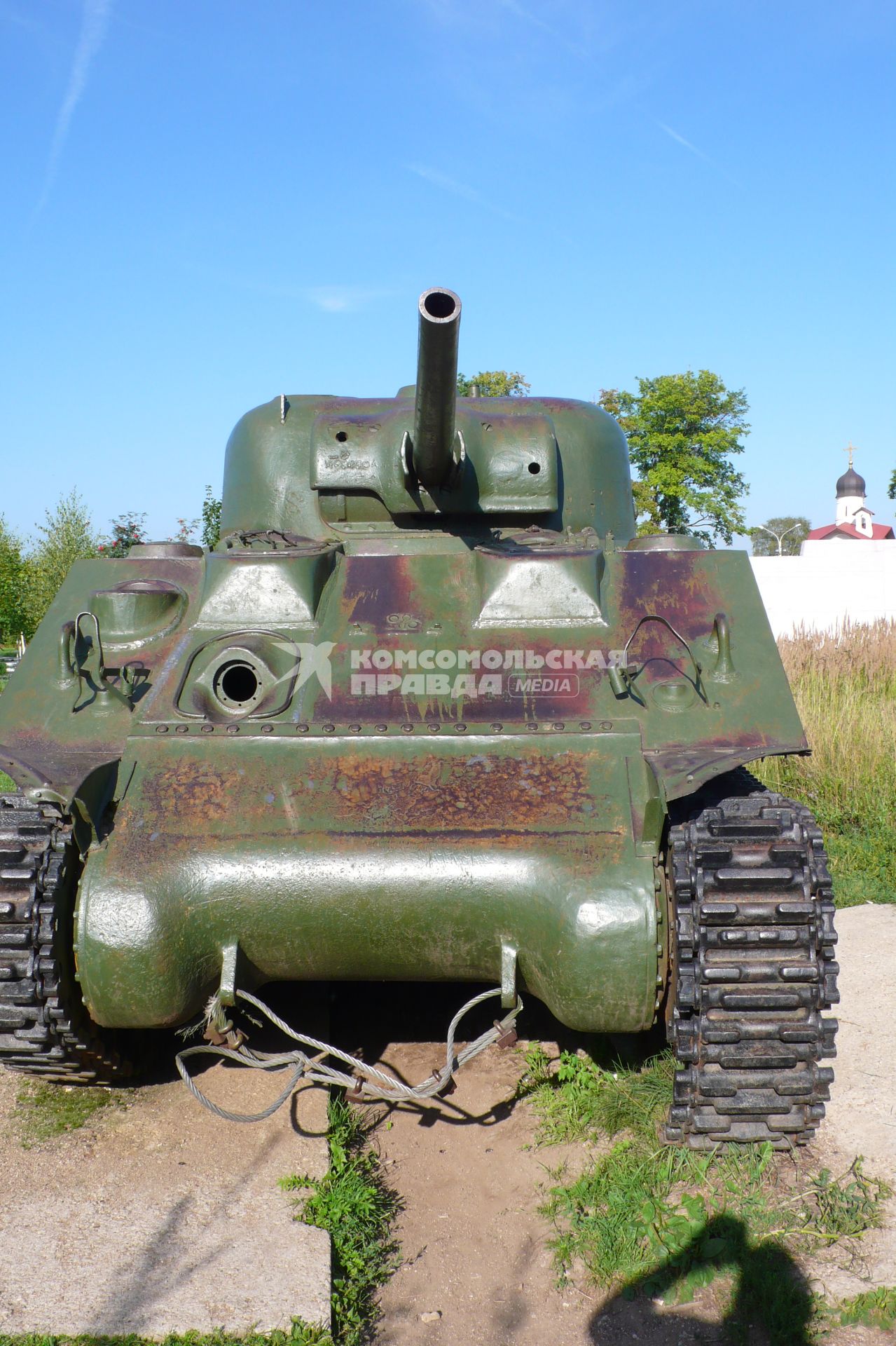 Шерман M4 Sherman &#8212; основной американский средний танк периода Второй мировой войны. Широко использовался в американской армии на всех театрах боевых действий, а также в больших количествах поставлялся союзникам (в первую очередь Великобритании и СССР) по программе ленд-лиза