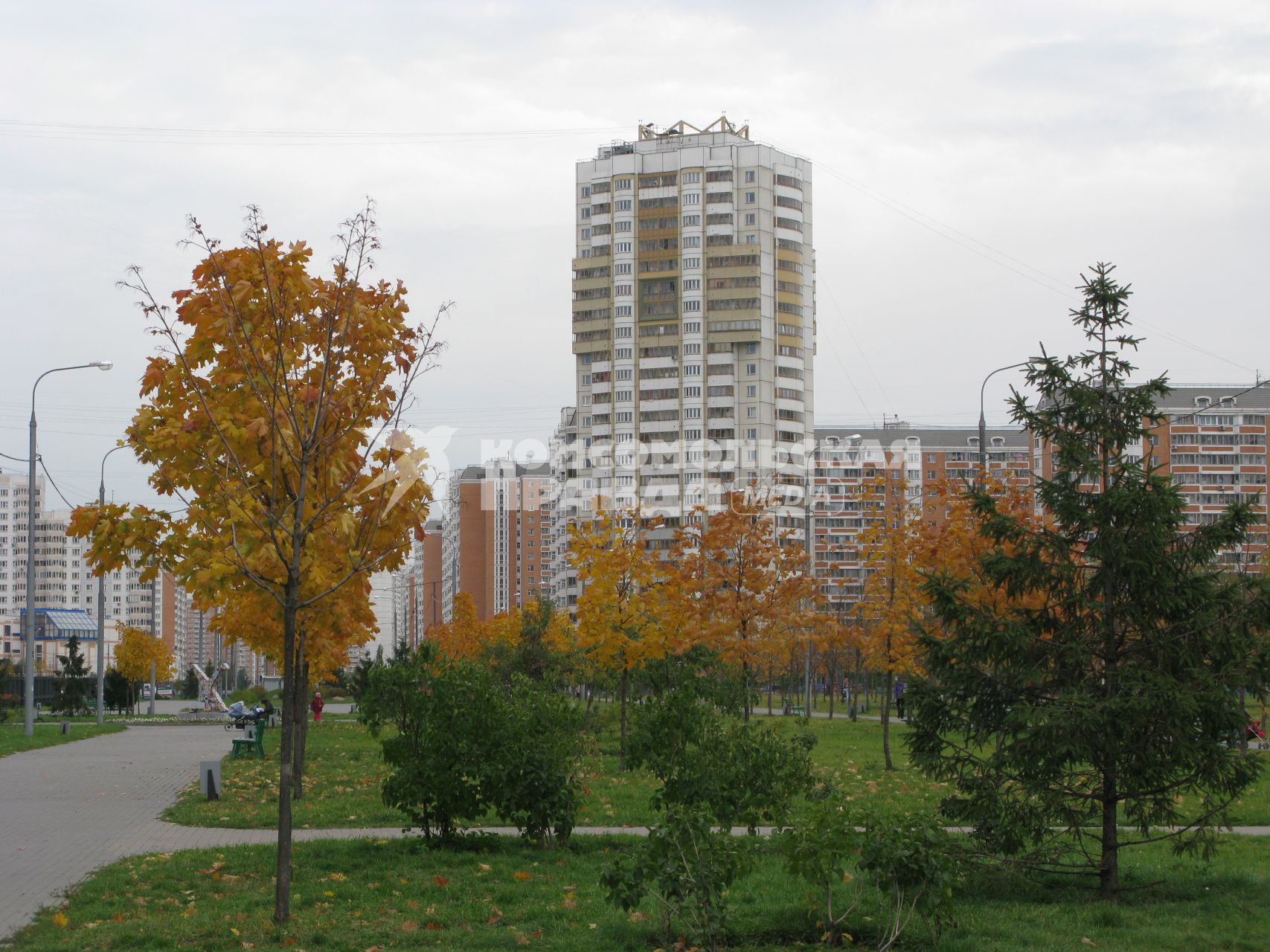 дом дома недвижимость осень панельный