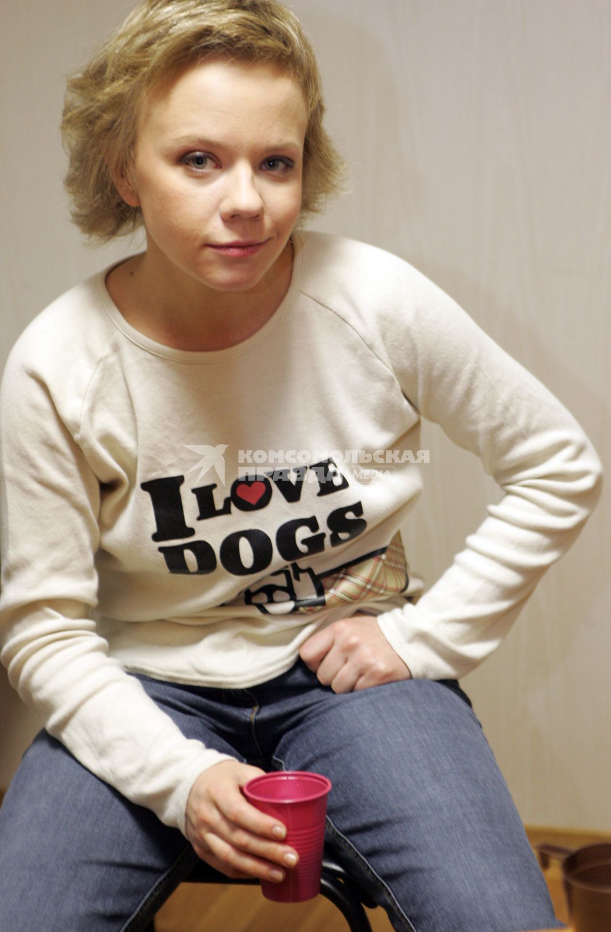 Перова Елена Вячеславовна (24 июня 1976, Москва) . российская певица, телеведущая, музыкант, актриса, автор песен.