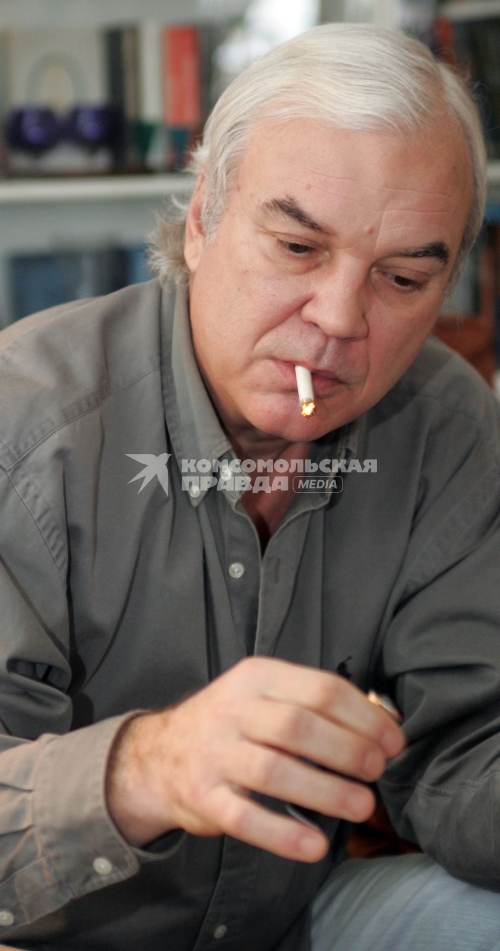Молчанов Владимир Кириллович . автор и ведущий телепрограммы  До и после полуночи  в конце 1980-х . начале 1990-х годов на советском телевидении.