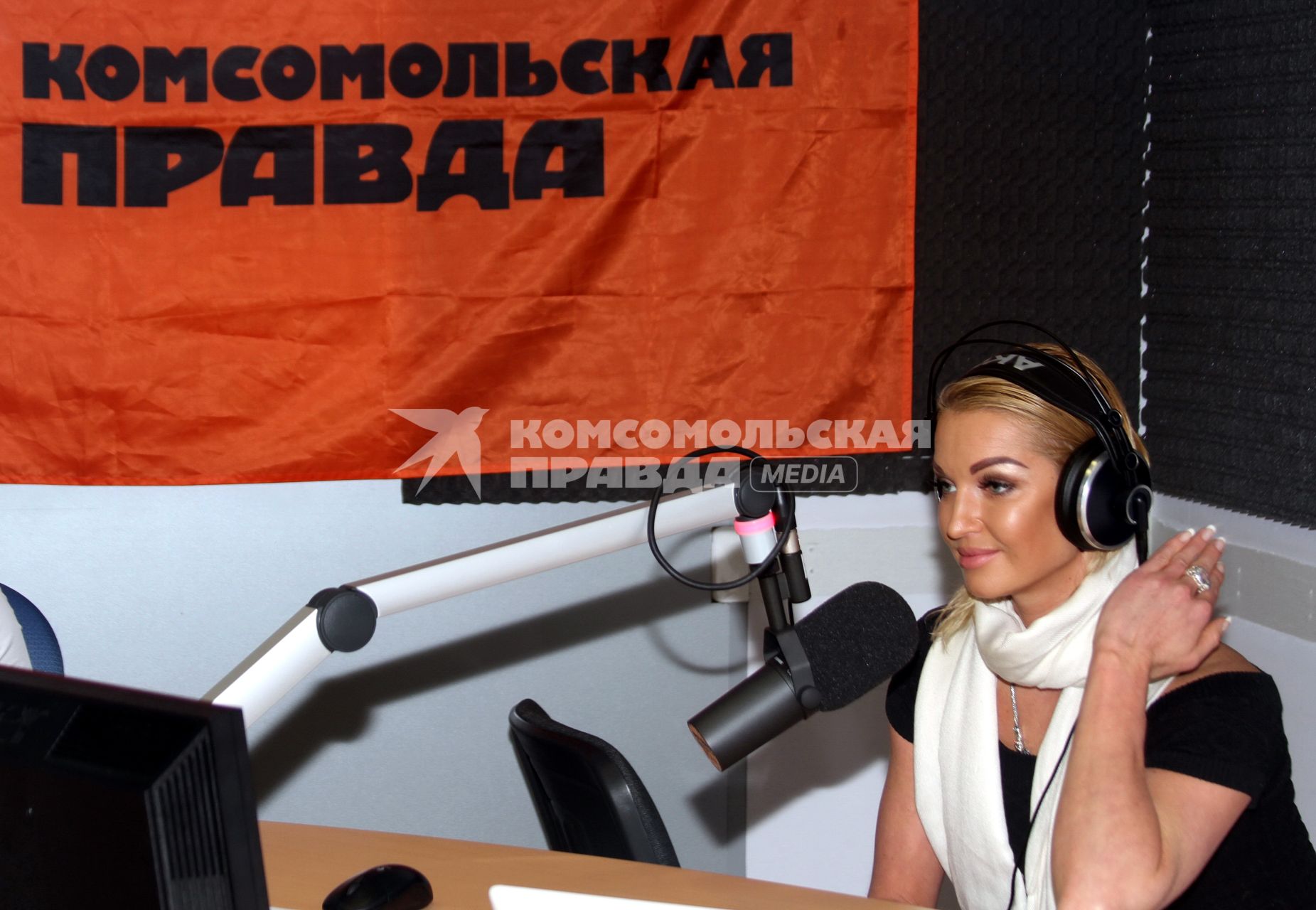 Волочкова Анастасия Юрьевна (род. 20 января 1976, Ленинград[1]) . бывшая балерина Мариинского и Большого театра, актриса. Лауреат многих премий. Заслуженная артистка России, народная артистка Карачаево-Черкесии.