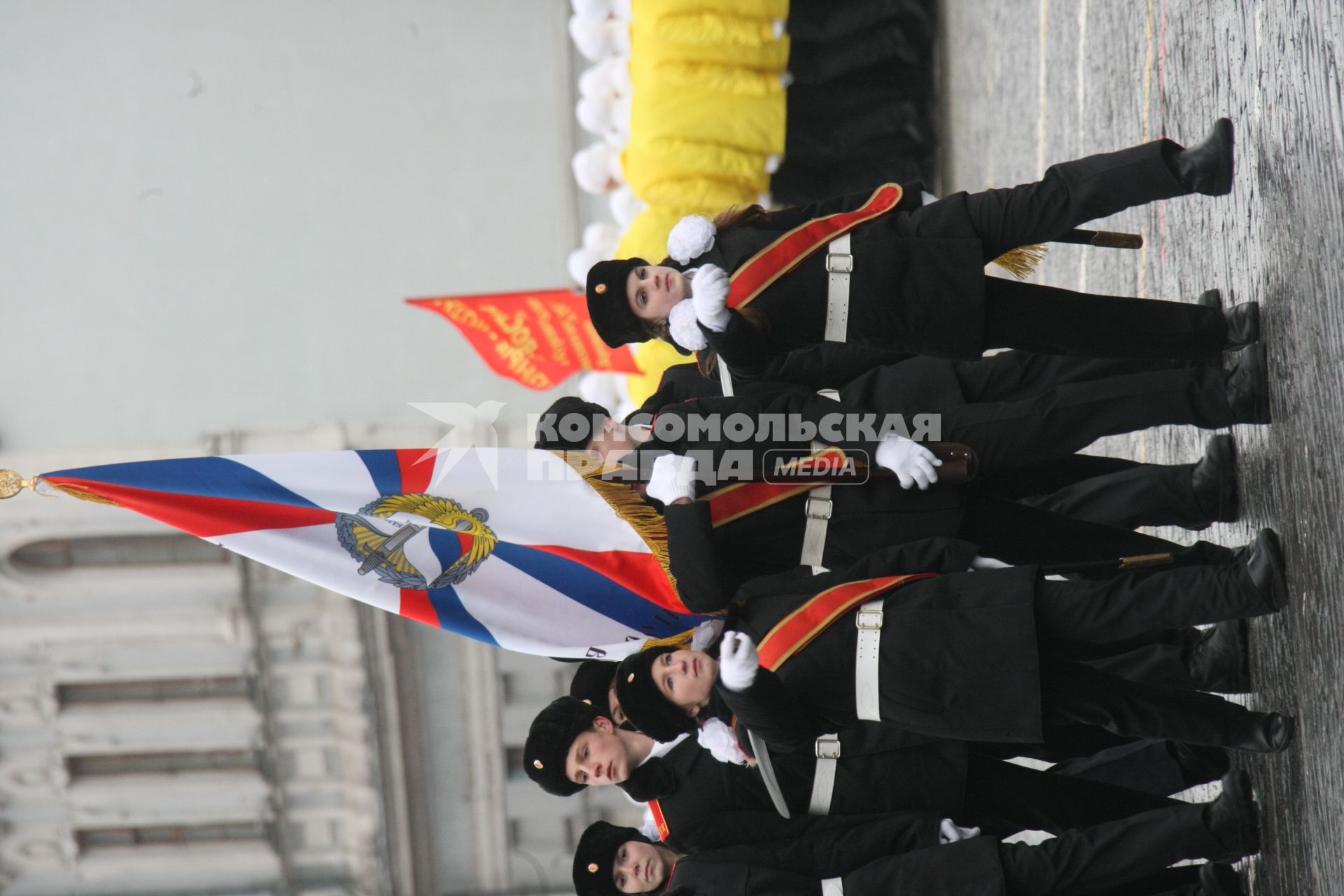 Парад с элементами театрализованного шоу на Красной площади 7 ноября 2009 года в память о параде 1941-го.