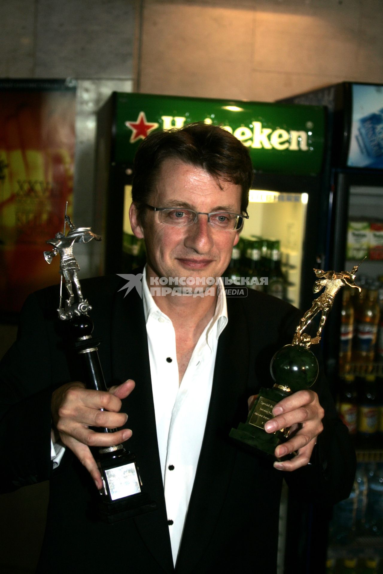 Джереми Брок  Jeremy Brock. Режиссер в кино: 2006 - Уроки вождения.  Церемония закрытия XXVIII ММКФ (02.07.2006) JDA 377 060713
060702 жда кинофест закрытие3