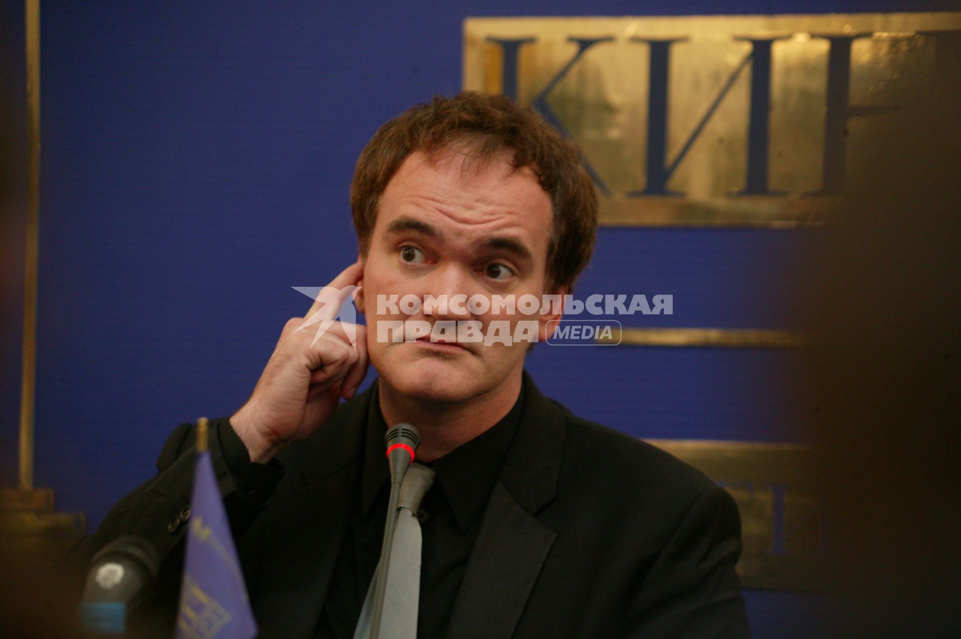 Американский режиссер Квентин Тарантино во время его визита в Москву на 26-й Московский Международный кинофестиваль, 16 июня 2004, Россия.