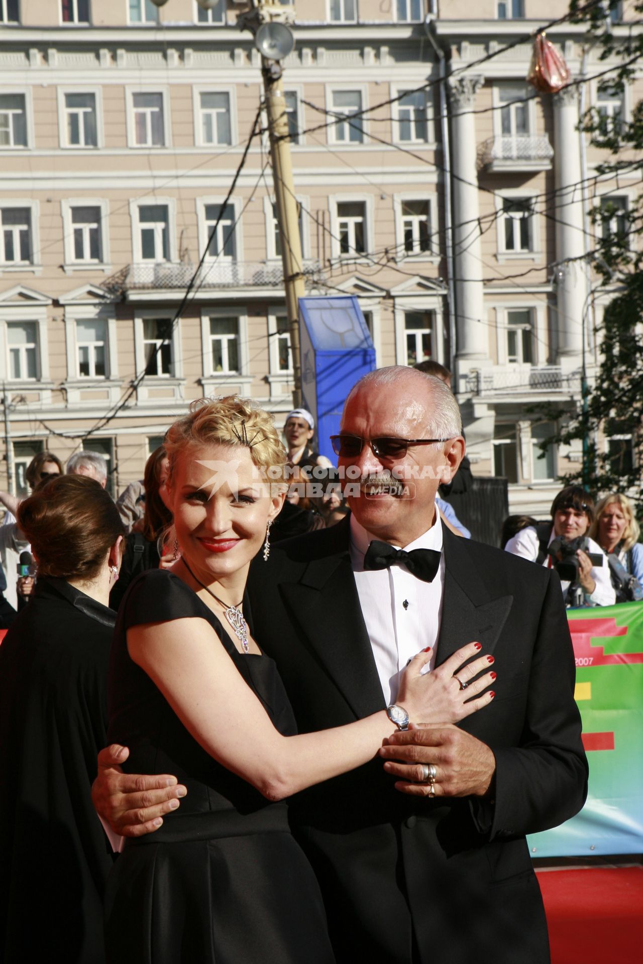 Актриса Рeната Литвинова и Никита Михалков на церемонии закрытия 29-го Международного кинофестиваля. 30 июня 2007 Москва, Россия