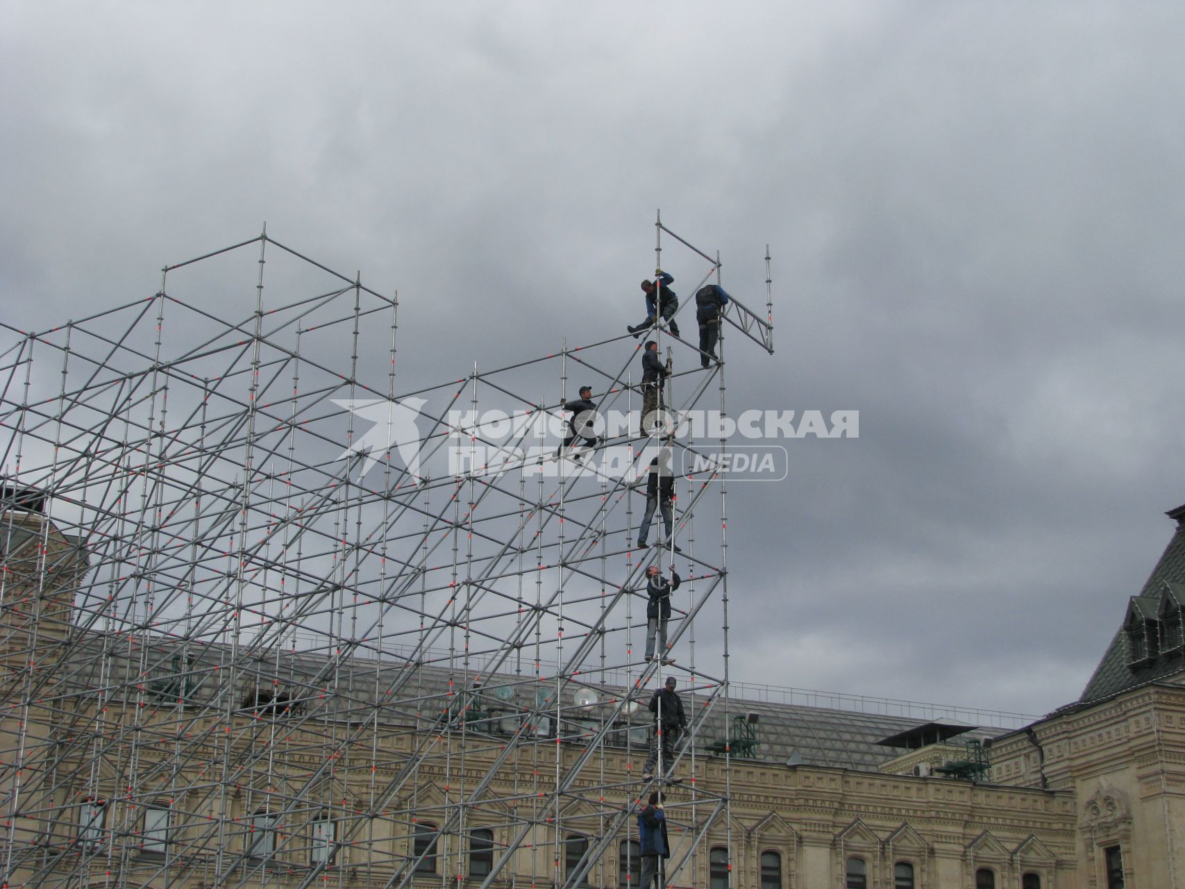 возведение сцены