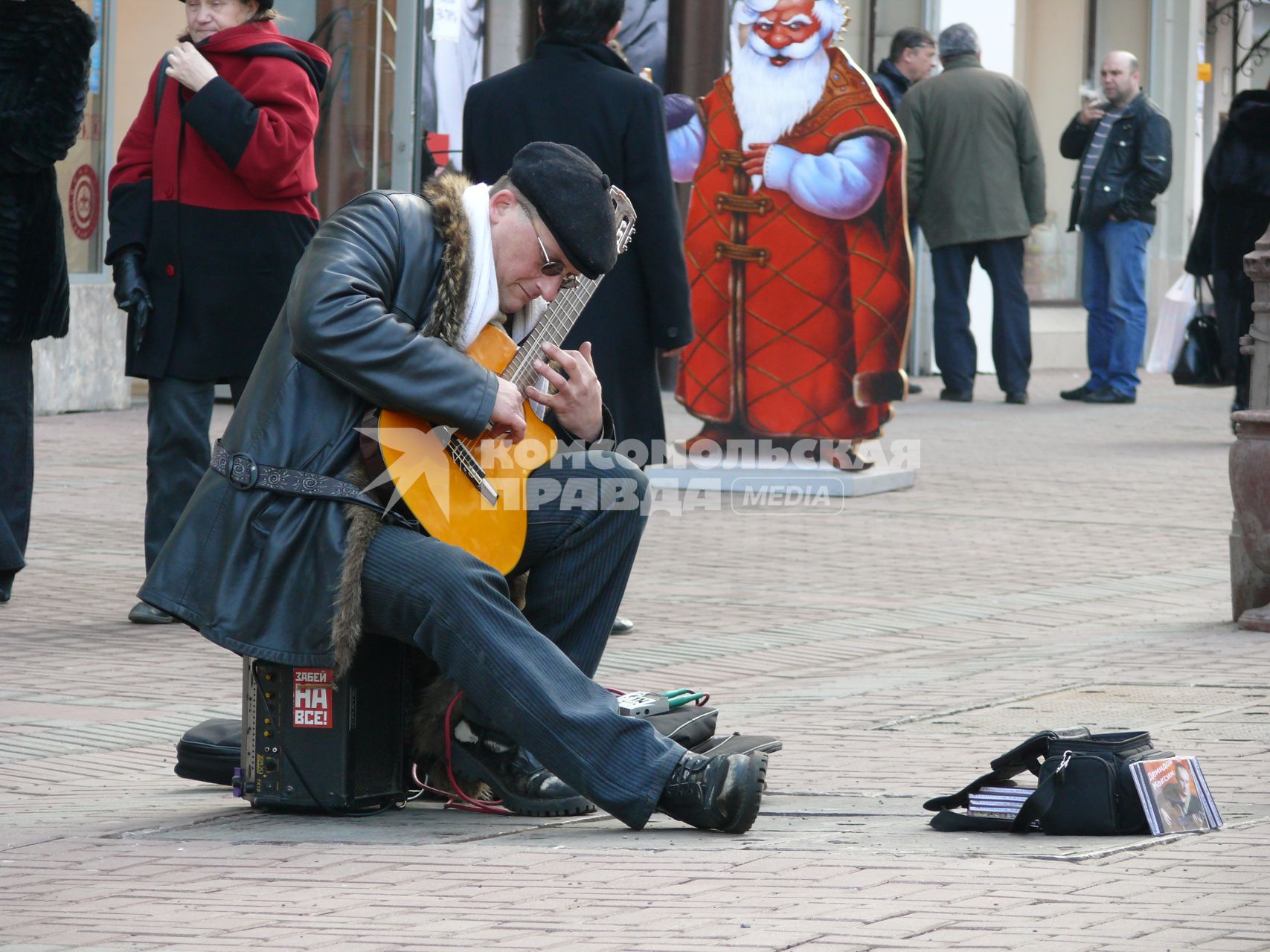 Уличный музыкант на Арбате