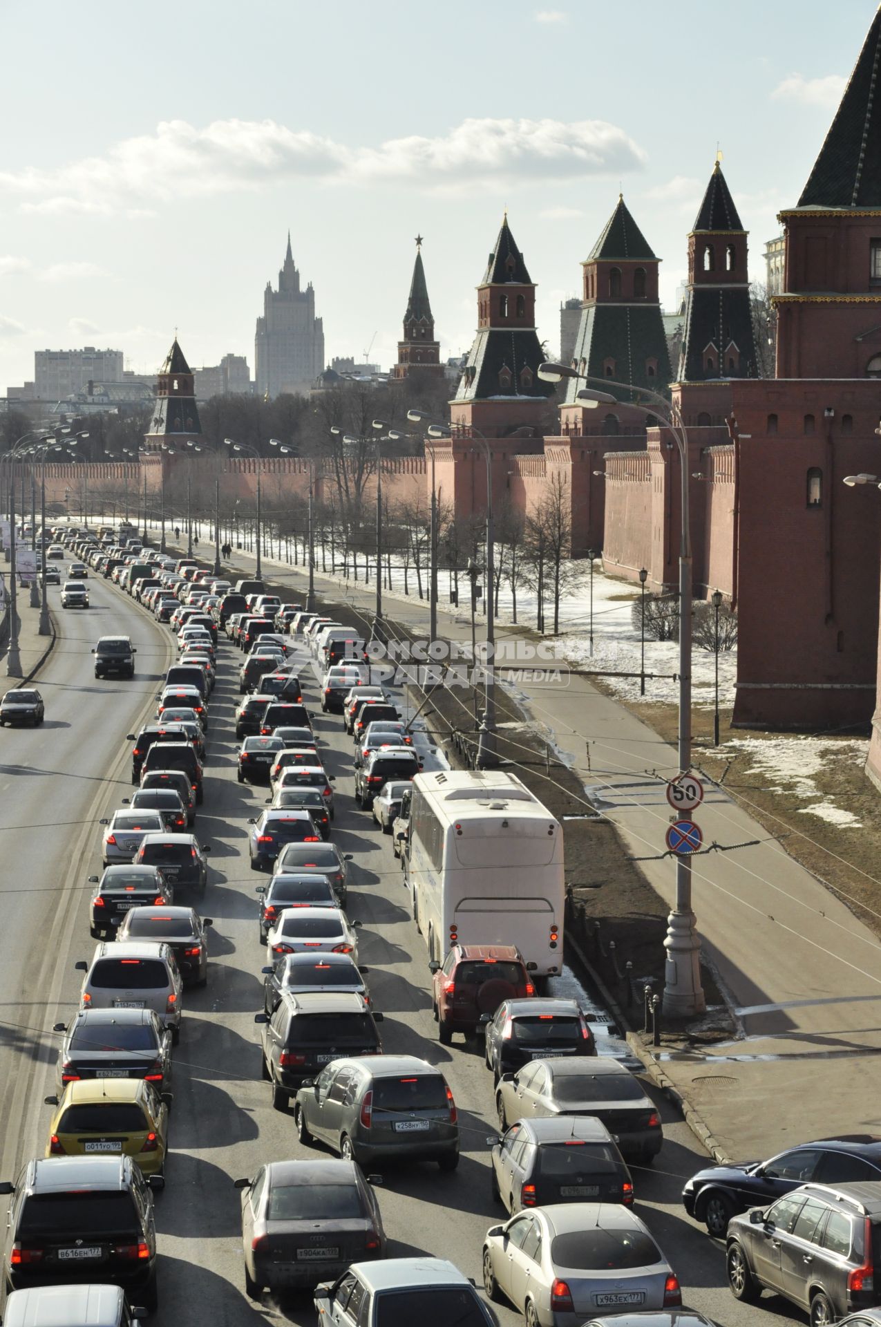 Пробка на Кремлевской набережной.