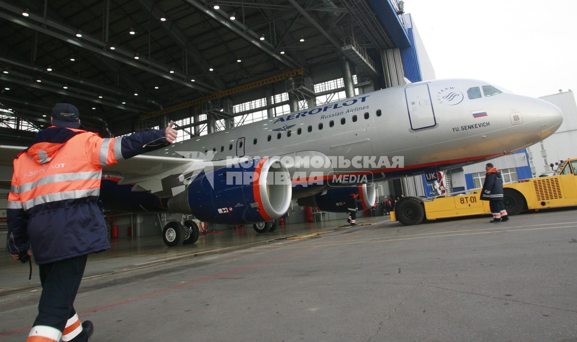 Аэрофлот - Российские авиалинии  VP-BUK Aeroflot - Russian Airlines Airbus A319-112.
30.09. 2007 Фото Нечаевой Наталии