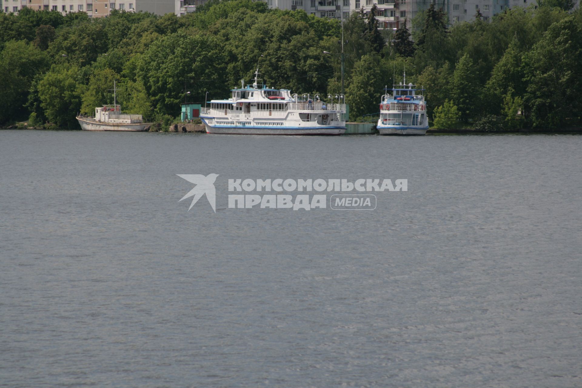 Северный речной вокзал . один из двух речных вокзалов Москвы (вместе с Южным). Расположен на берегу Химкинского водохранилища (Ленинградское шоссе, 51). Находится на территории САО г. Москвы.