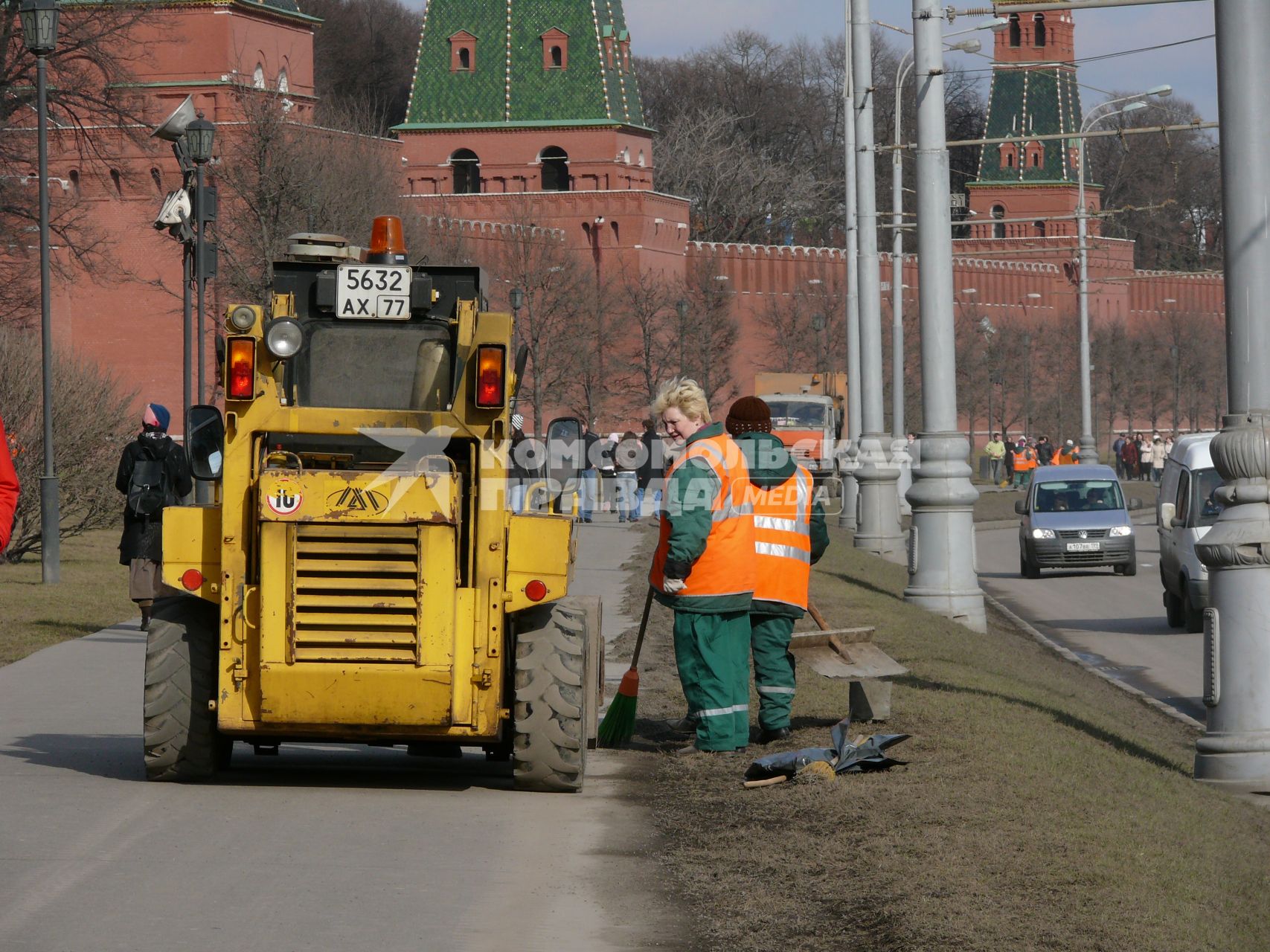 субботник уборка дворники спец транспорт трактор