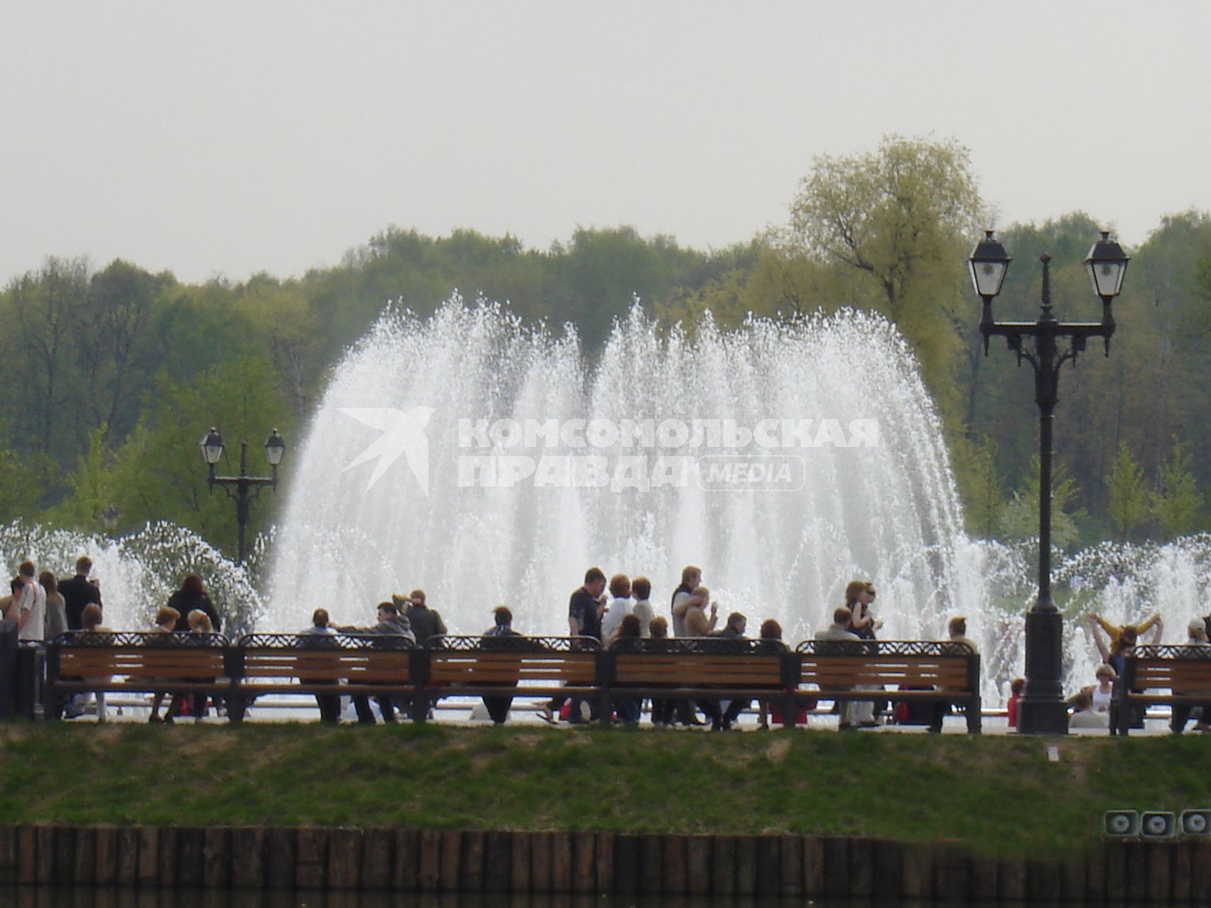 Запуск фонтанов   г.Москва Царицыно танцующий фонтан 2010