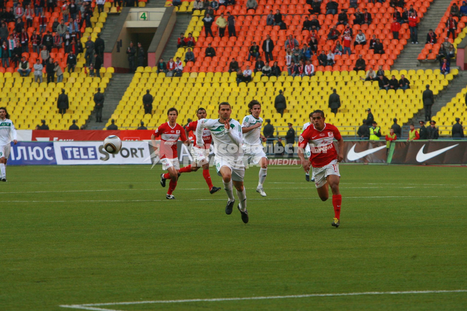 10 апреля 2010 года. Премьер-лига, 5-й тур
стадион \"Лужники\". Матч чемпионата России \"Спартак\" - \"Терек\" - 2:1.