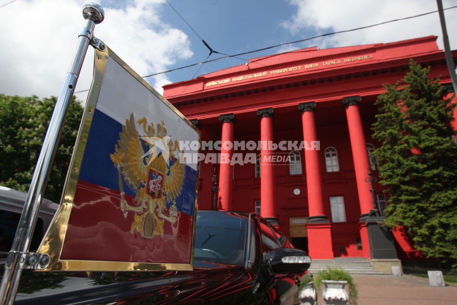 В ходе официального визита на Украину Президент России встретился со студентами Киевского национального университета имени Т.Шевченко. 18 мая 2010.