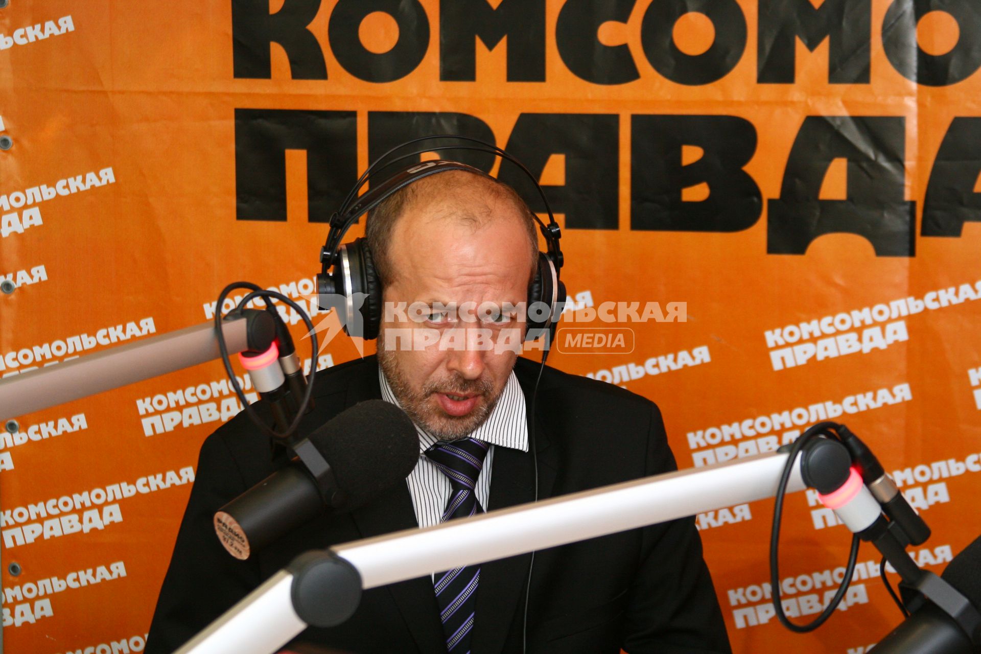Снято: 31.05.10/12:19:32. Александр Вячеславович Аверьянов - ведущий эксперт минздрава, заместитель главного врача по научной работе НИИ пульмонологии доктор медицинских наук в гостях на радио \"Комсомольская Правда\"