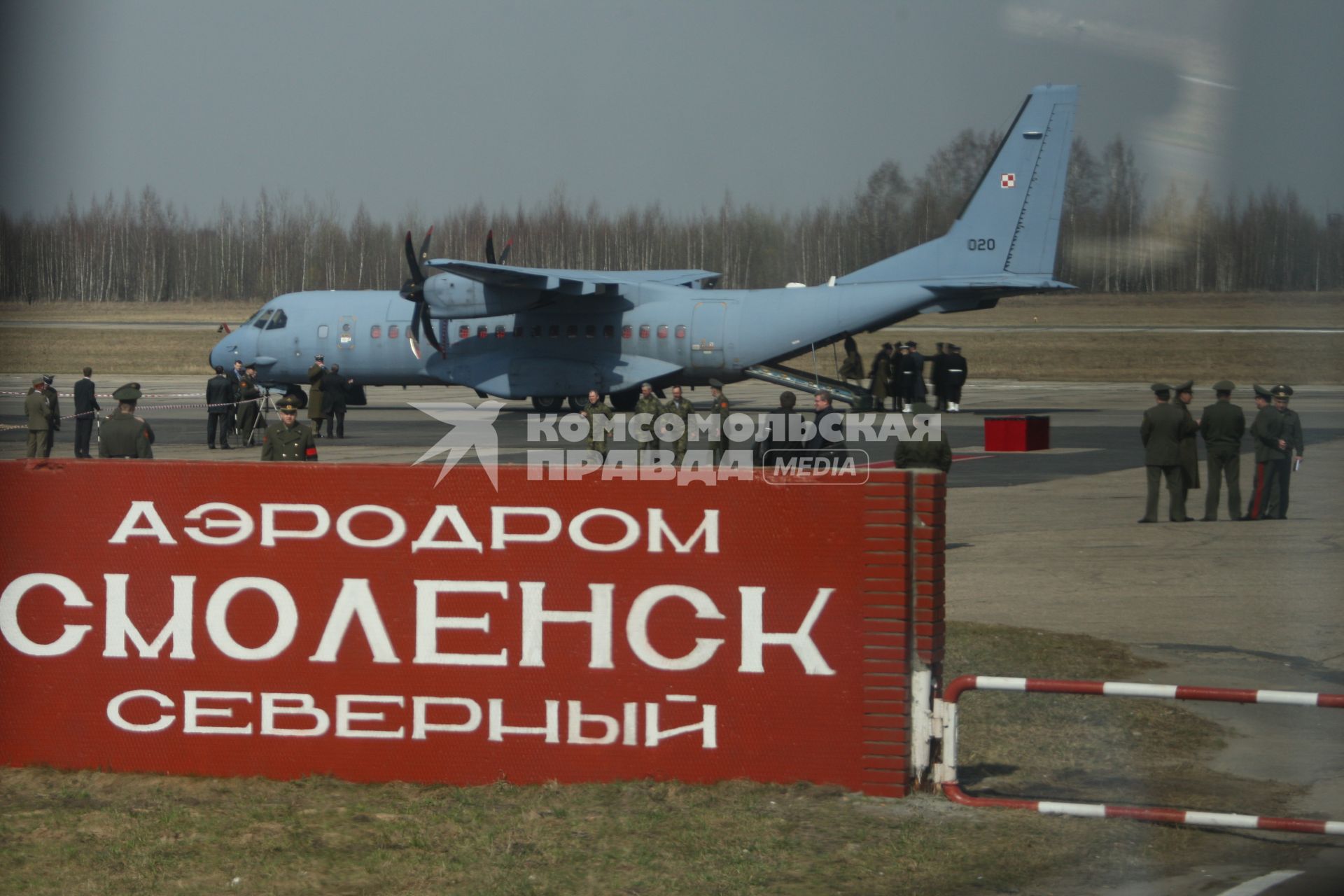 Самолет польского президента Леха Качиньского ТУ-154 разбился под Смоленском утром 10 апреля. Аэродром Смоленск северный