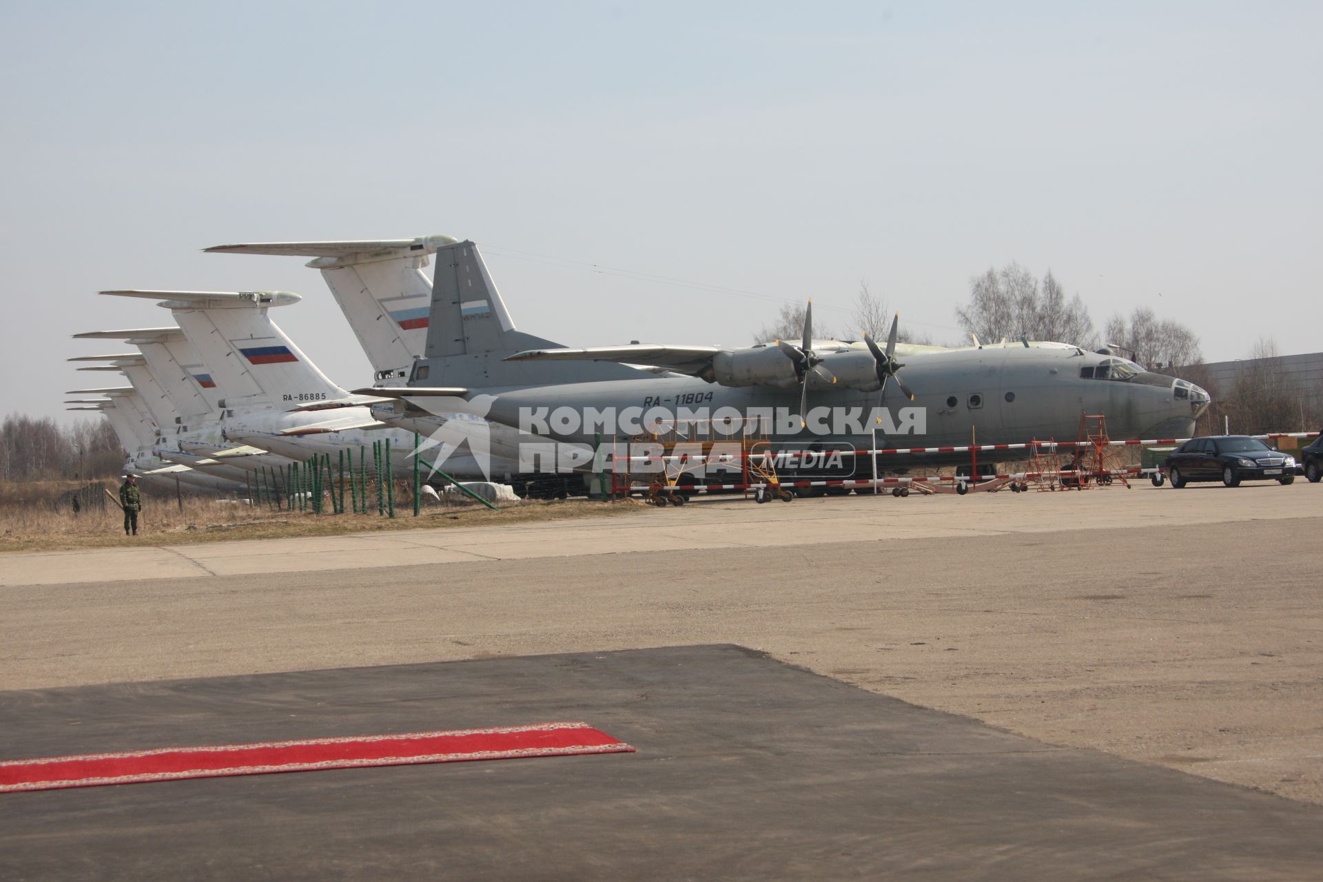 Самолет польского президента Леха Качиньского ТУ-154 разбился под Смоленском утром 10 апреля. Аэродром Смоленск северный