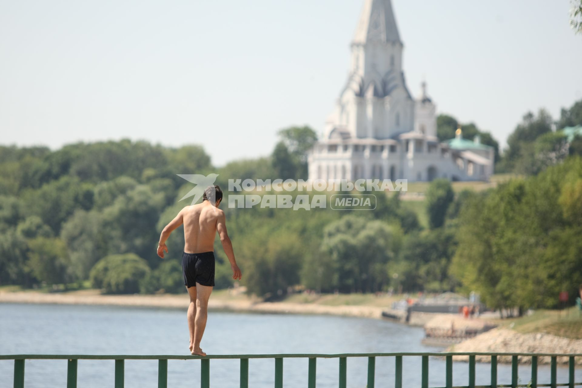 Жара. Коломенское. Парк. 14 июля 2010 года.