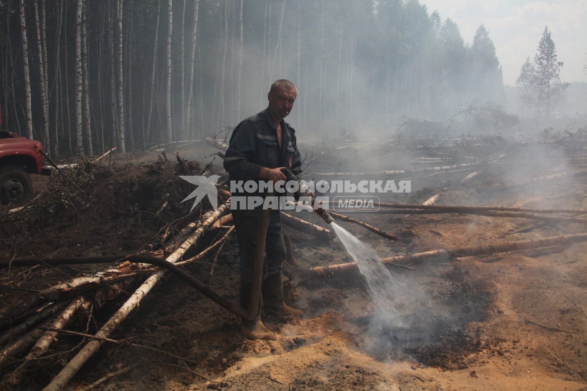 Тушение пожара на торфяннике, Подмосковье, Шатурский район, 15 июля 2010 года. Торфянники. Лесные пожары. Лесной пожар. МЧС. Спасатели.