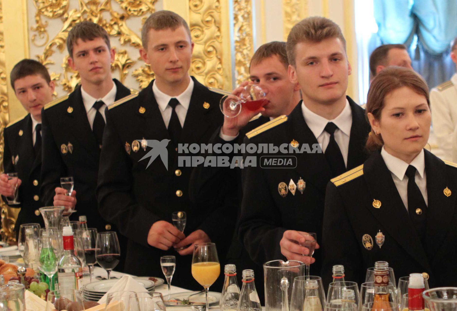 Дата: 30.06.2010, Время: 13:30. Выступление президента России Дмитрия Анатольевича Медведева на приеме выпускников высших военных учебных заведений.