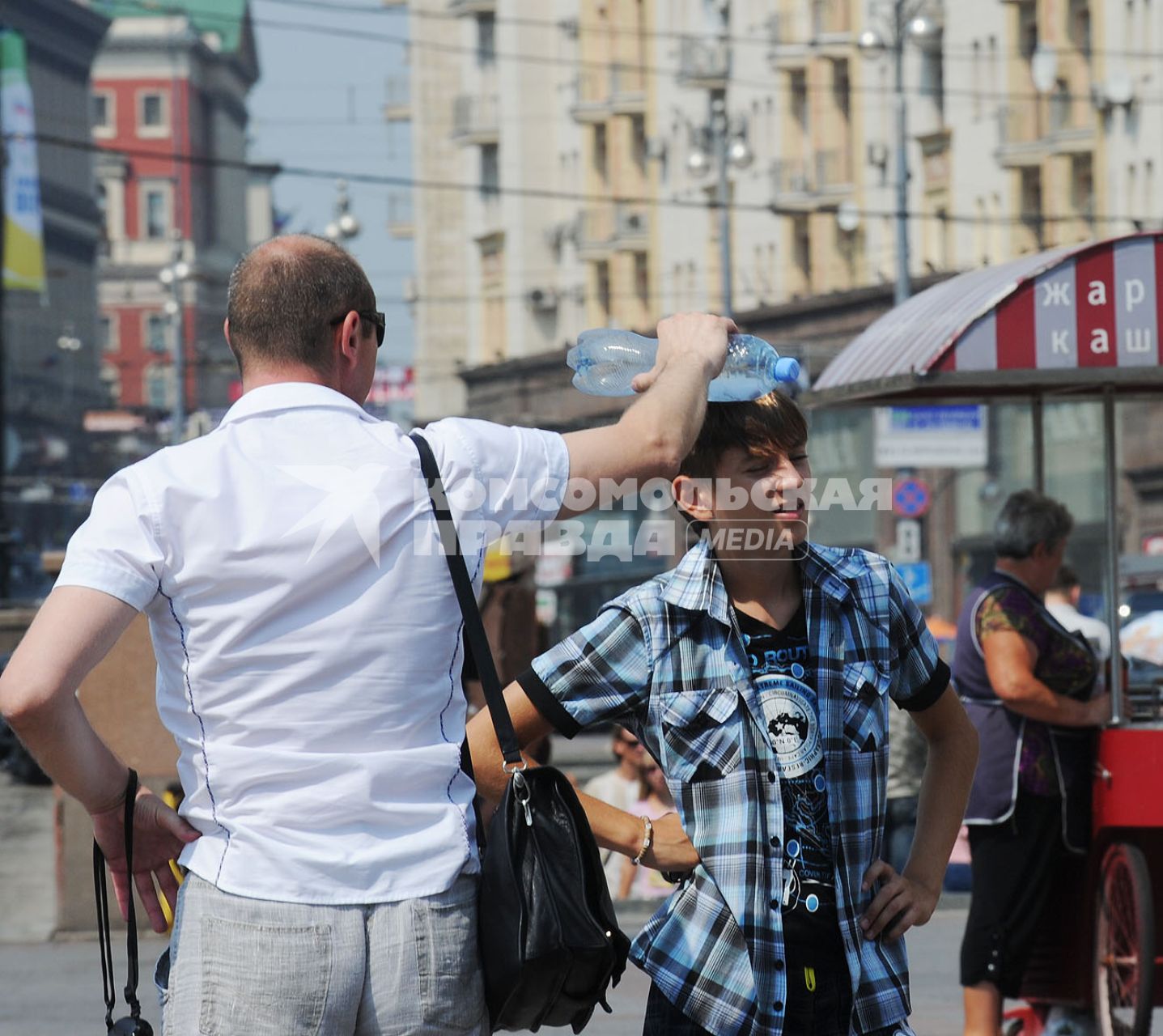 Жаркая погода в Москве, 24 июля 2010 года. Лето. Климат. Глобальное потепление. Вода. Зной. Перегрев.