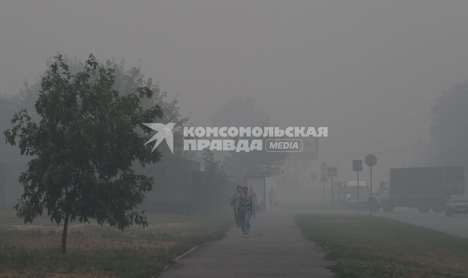 Смог от лесных пожаров в Москве,, 4 августа 2010 года. Климат. Жара. Лето. Гарь. ЭкологияЮ Глобадьное потепление. Стихийное бедствие. Стихия. Лесной пожар.