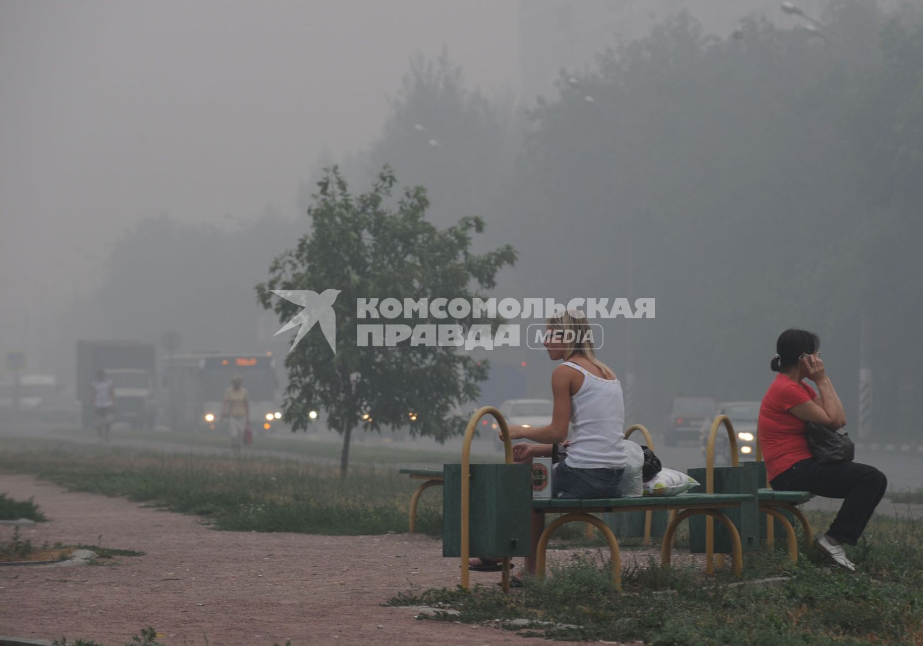 Смог от лесных пожаров в Москве,, 4 августа 2010 года. Климат. Жара. Лето. Гарь. ЭкологияЮ Глобадьное потепление. Стихийное бедствие. Стихия. Лесной пожар.