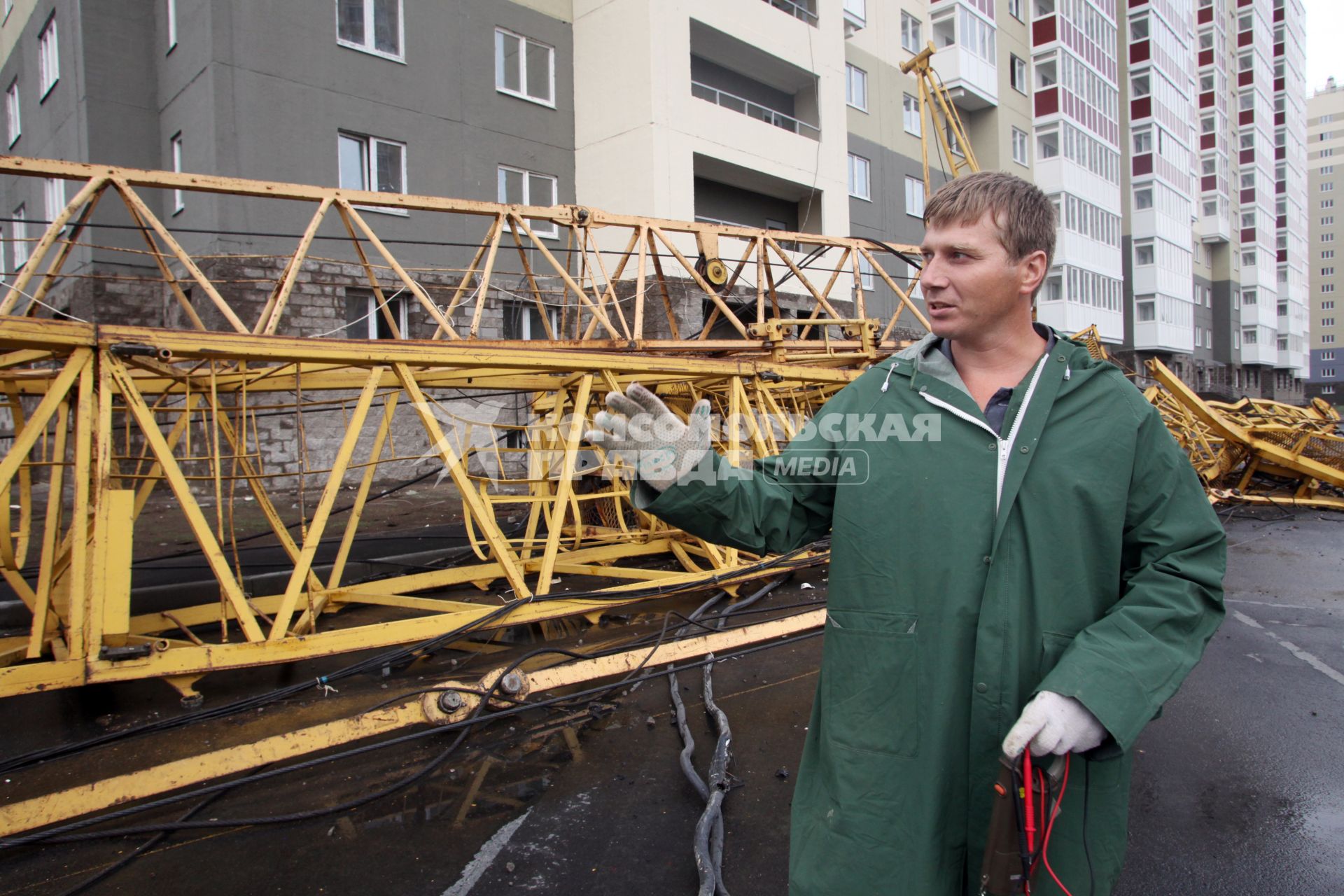 санкт-петербург 15.08.2010 упал кран ураган техника безопасности стихийное бедствие строительство