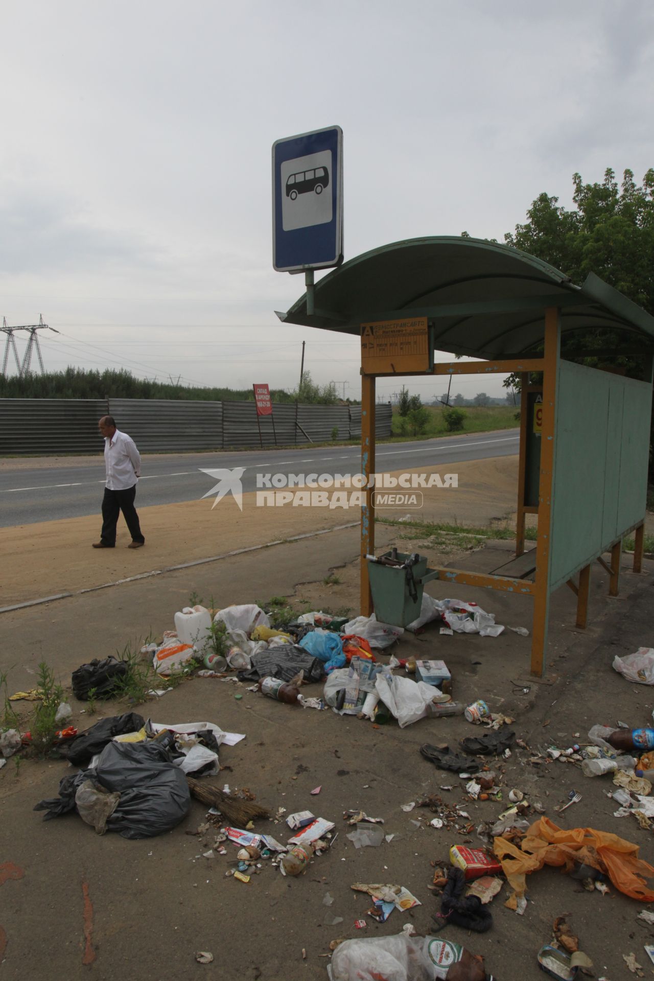 Деревня Монино Люберецкий район 09 августа 2010г. Мусор, свалка, отходы автобусная остановка