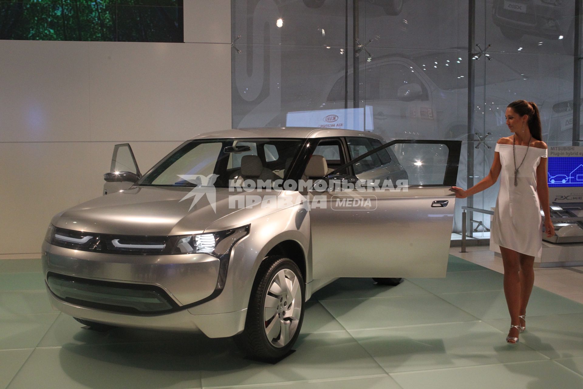 Открытие Московского международного автосалона - 2010, 25 августа 2010 года. Mitsubishi (Мицубиси).