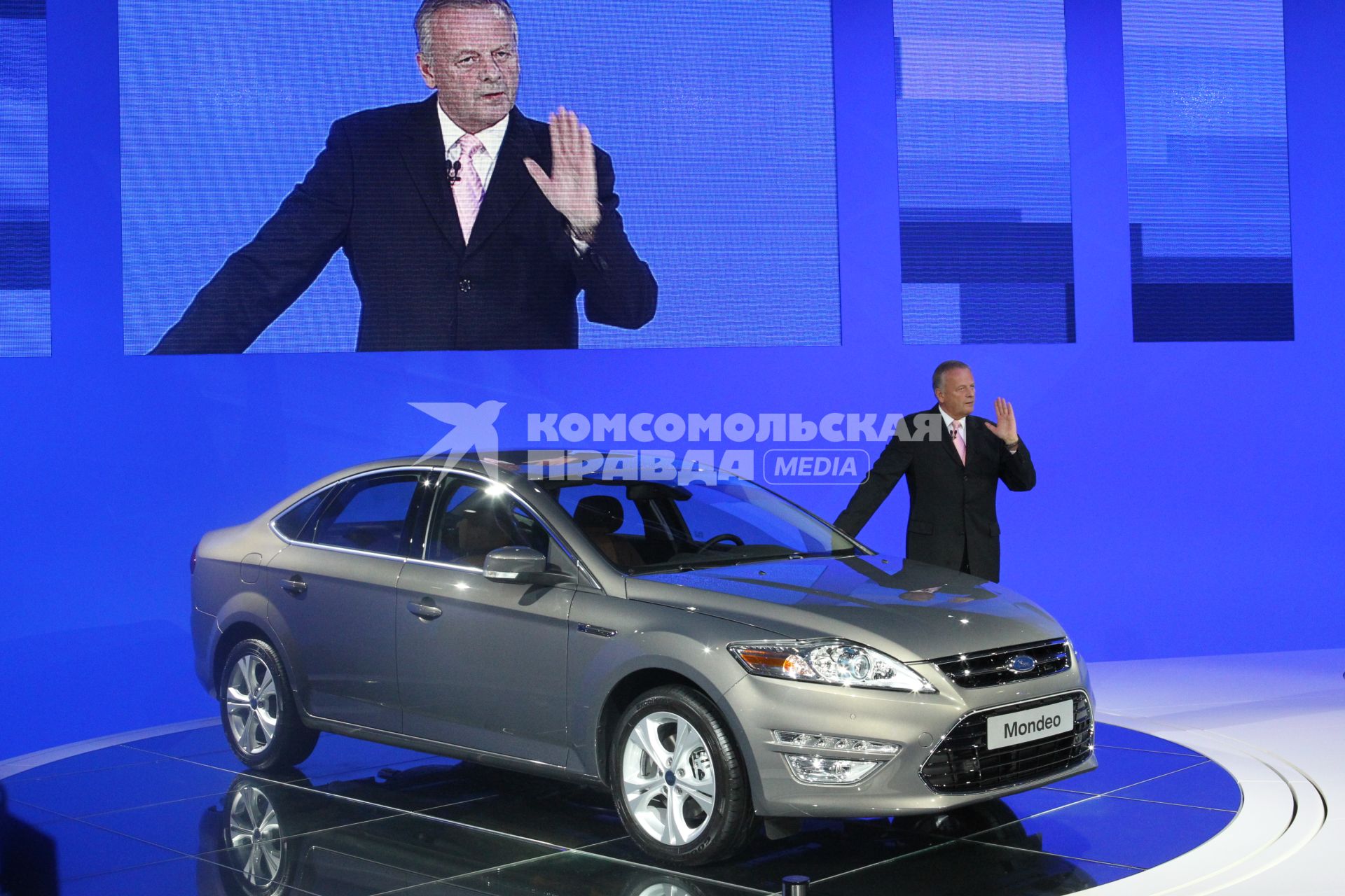 Открытие Московского международного автосалона - 2010, 25 августа 2010 года. FORD MONDEO. Форд Мондео.