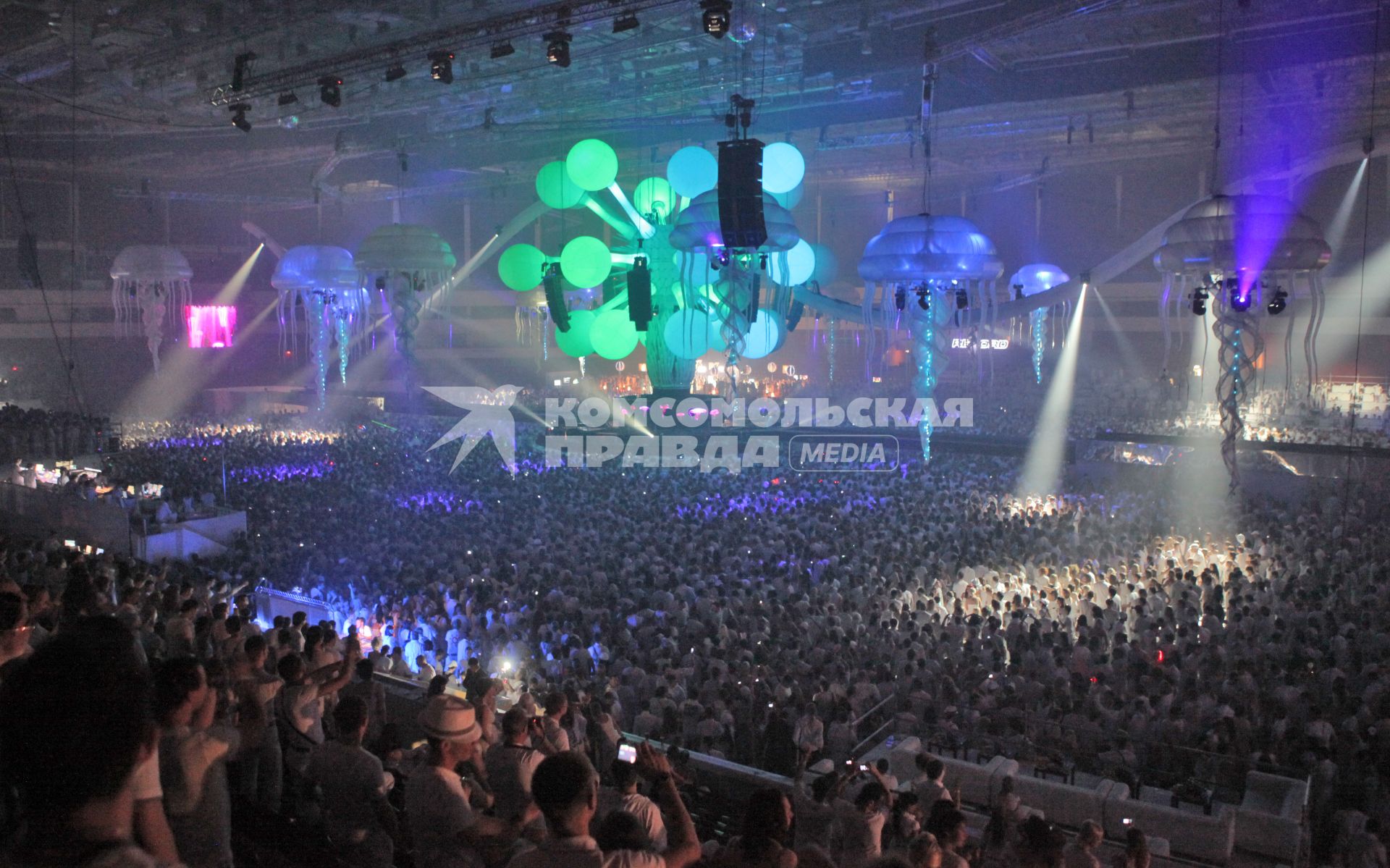 13.06..2010 sensation white сенсейшн вайт