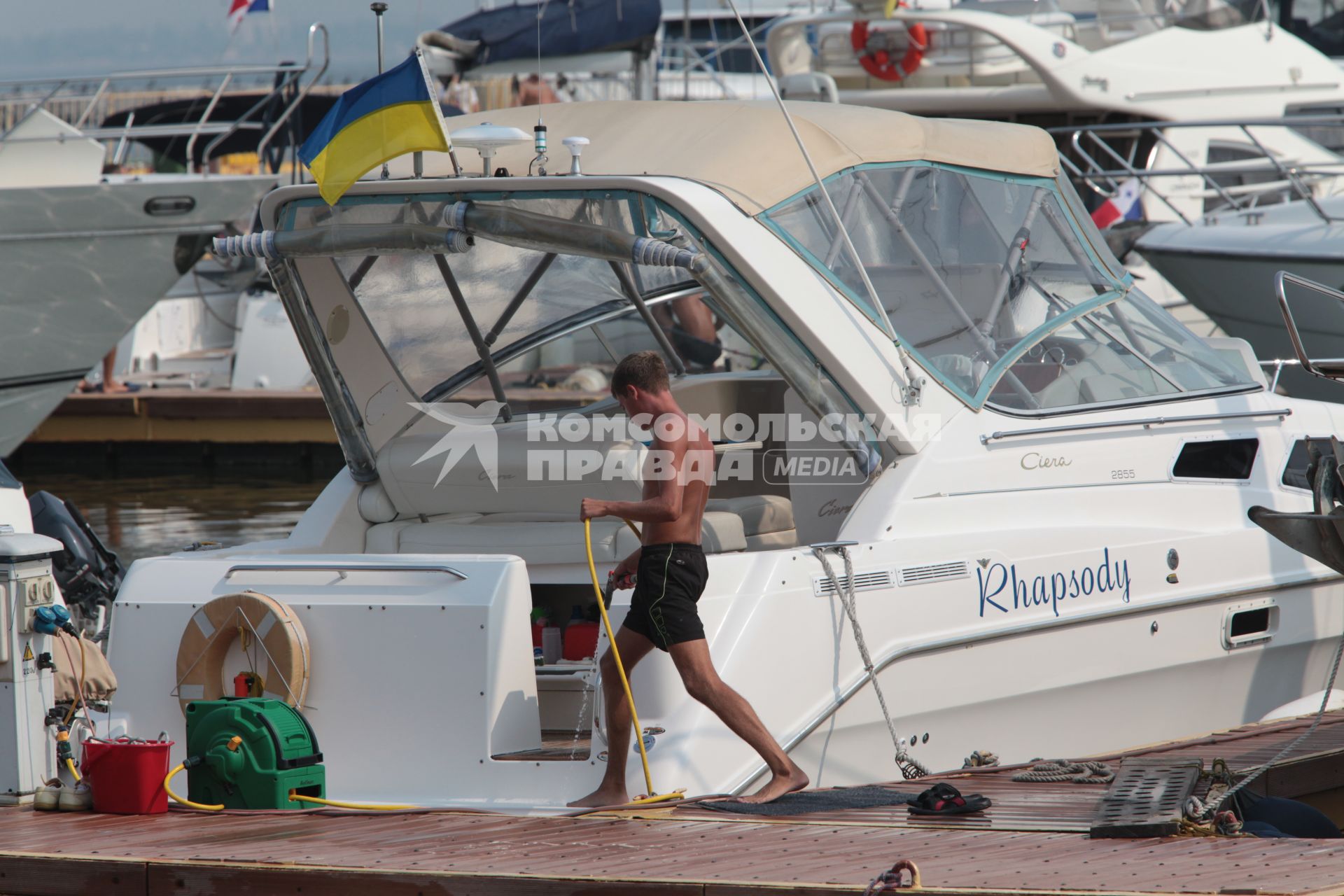 г. Одесса. морской порт 10 августа 2010г. Яхты, яхта, причал, пристань, лодки