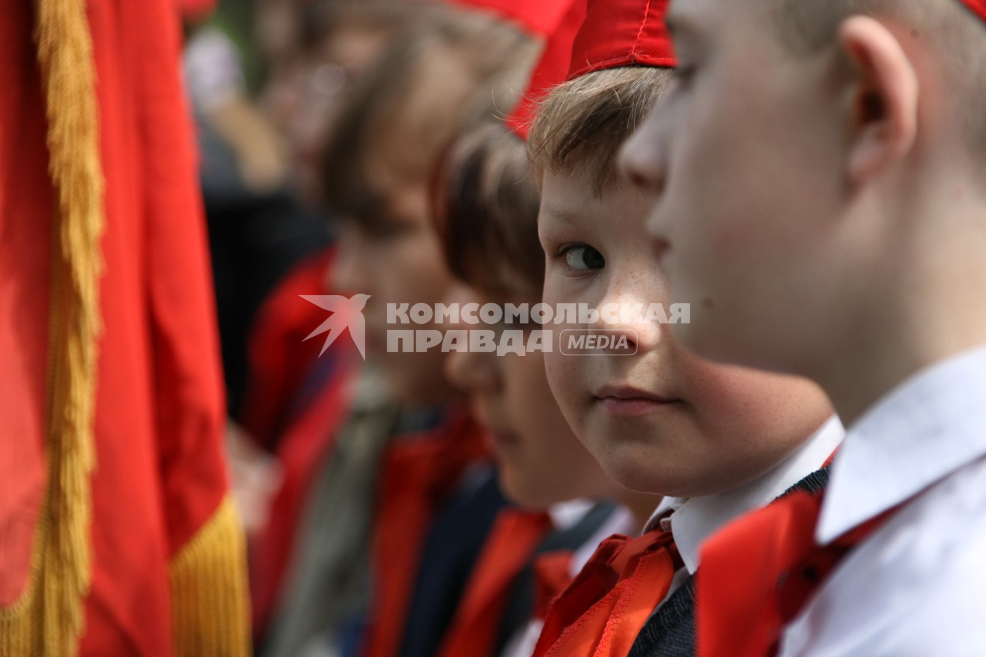 19.05.2010 Самара, пионерский отряд в день пионерии посещает Дом-музей В.И.Ленина.