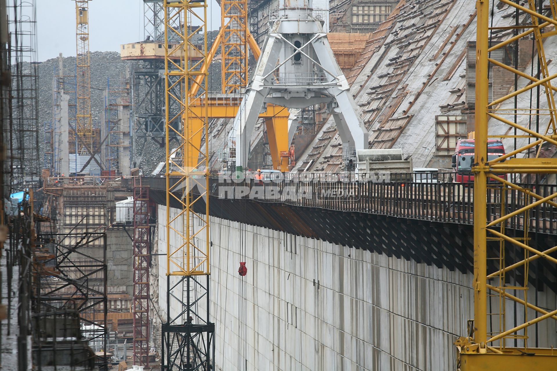 Богучанская ГЭС,Богучаны, 19 августа 2010Ремонт дорог в г Красноярске, 19 августа 2010